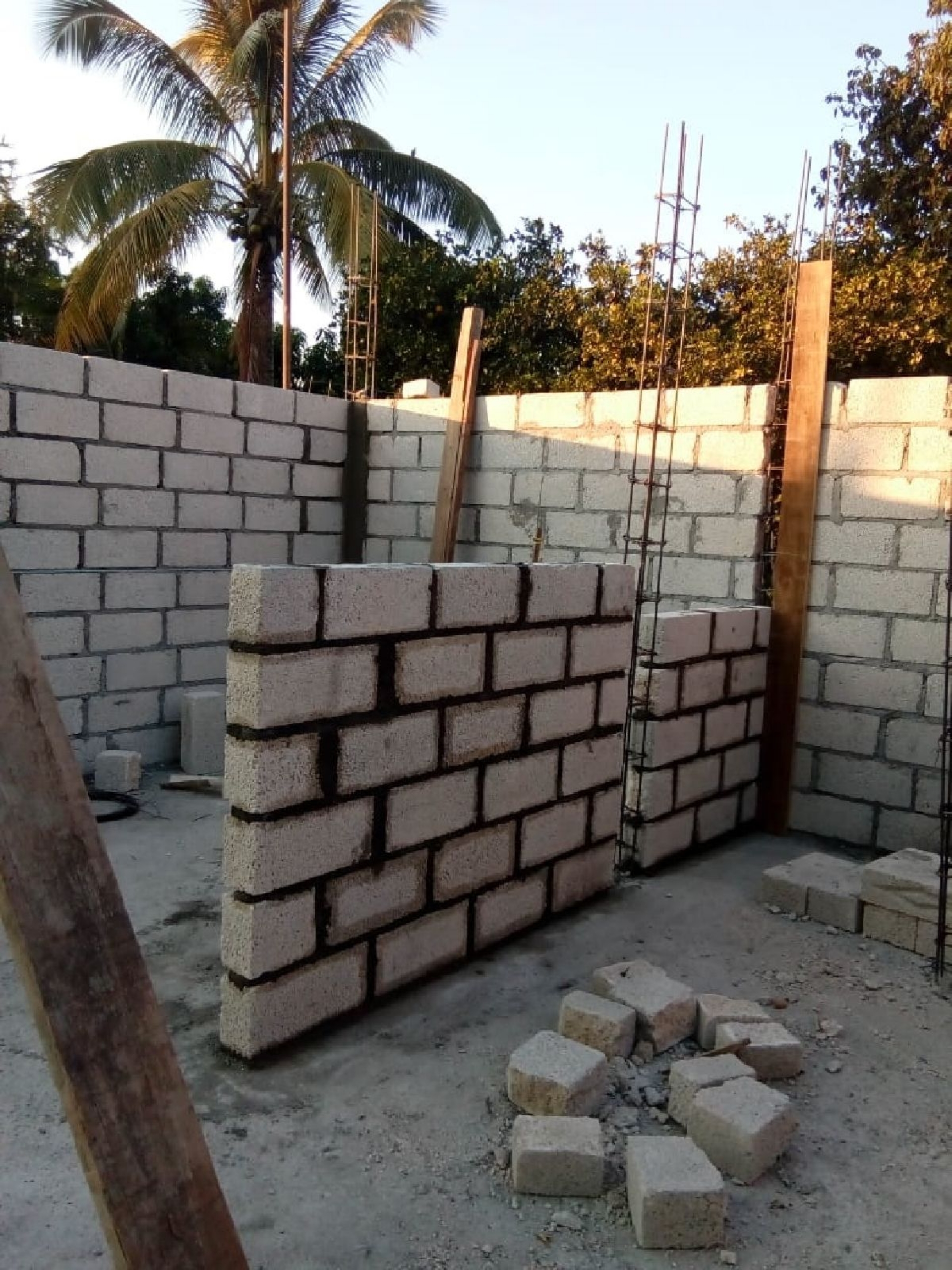 Paran reconstrucción de casas en Zacatepec por falta de licencias de construcción