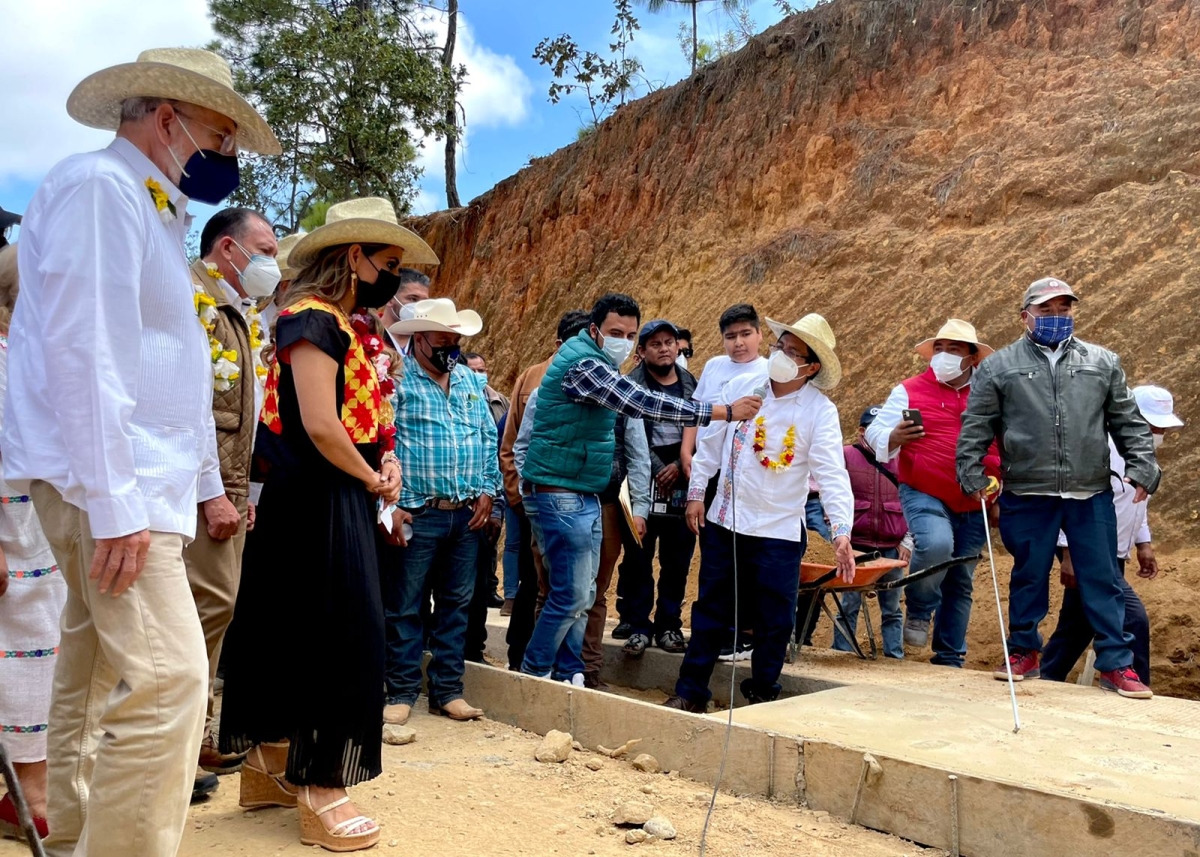 INPI y SCT atienden encomienda de AMLO para pavimentar cabeceras municipales indígenas de Guerrero