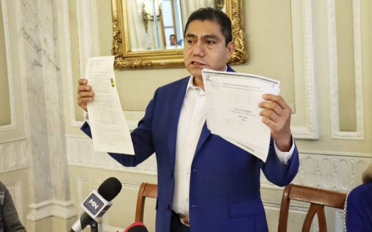 Jorge Luis Preciado renuncia al PAN, denuncia 'farsa' en proceso de la oposición