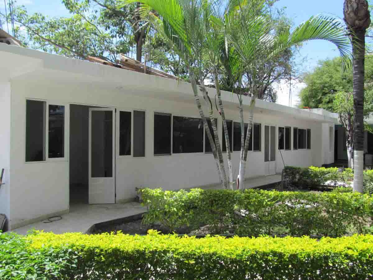 Construyen nuevas oficinas en patio de la presidencia de Zacatepec