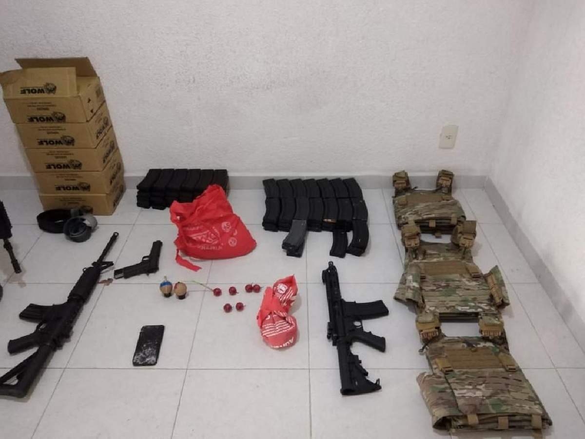 Capturan a siete hombres durante el cateo a dos casas