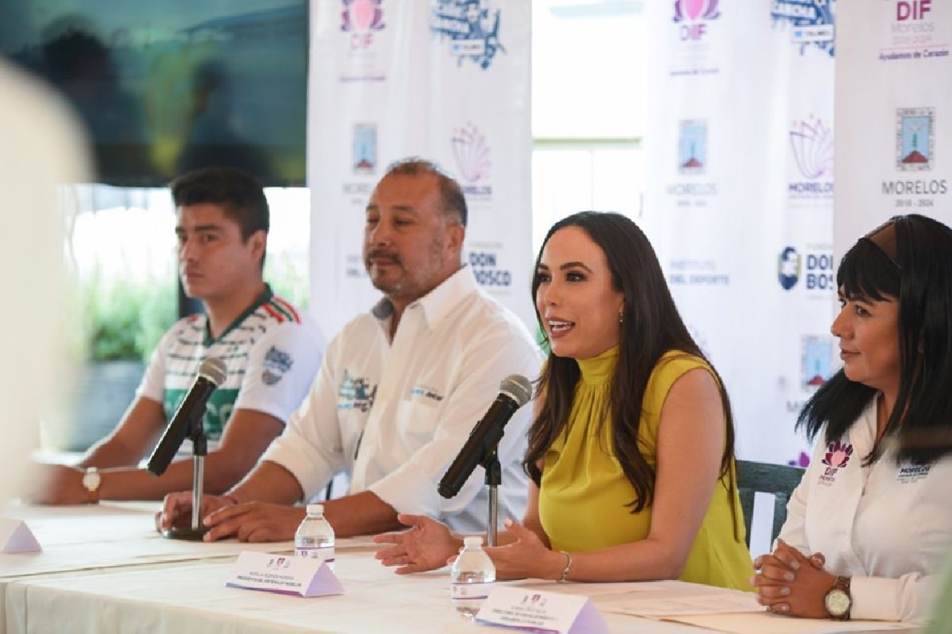Presenta Natália Rezende torneo “De la Calle a la Cancha”