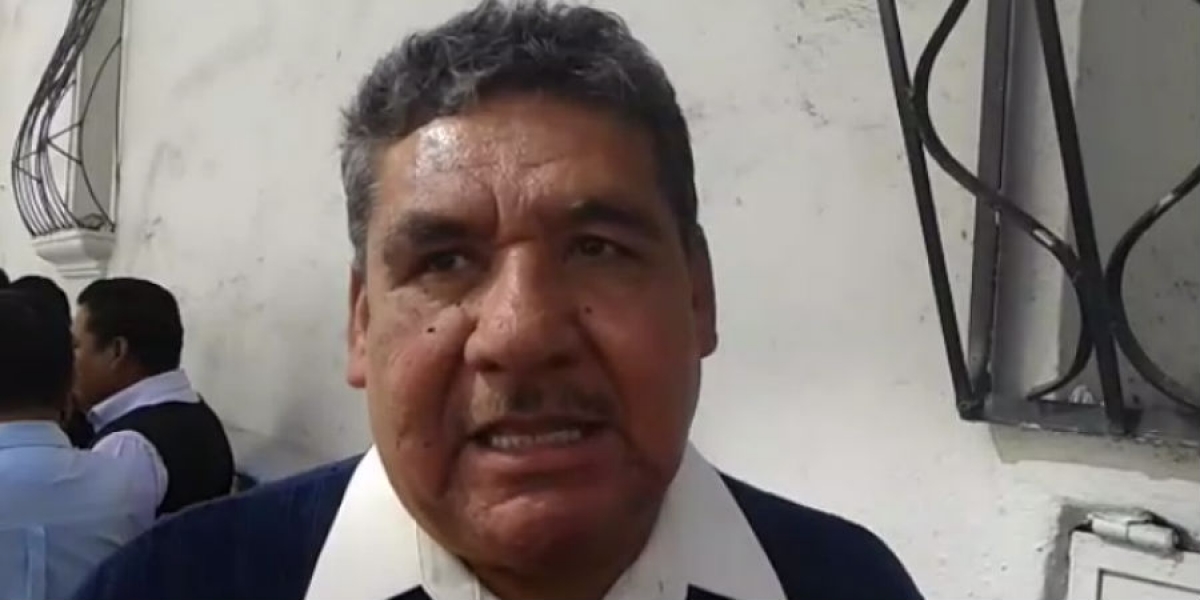 Hoy: Señala MMB que aún no se cumple con el programa de uniformes gratuitos