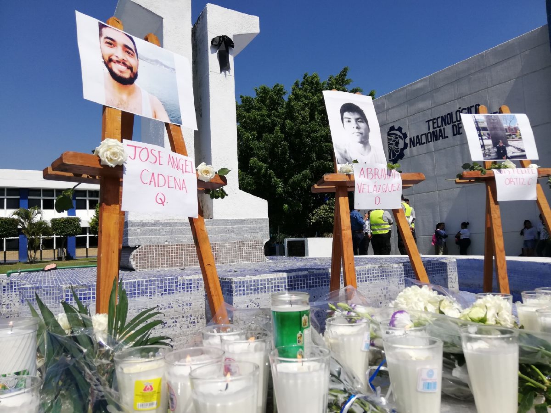 Despiden a los alumnos del TecNM-ITZ asesinados en Tlaltizapán