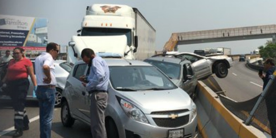 Se registra accidente múltiple en el libramiento Cuernavaca