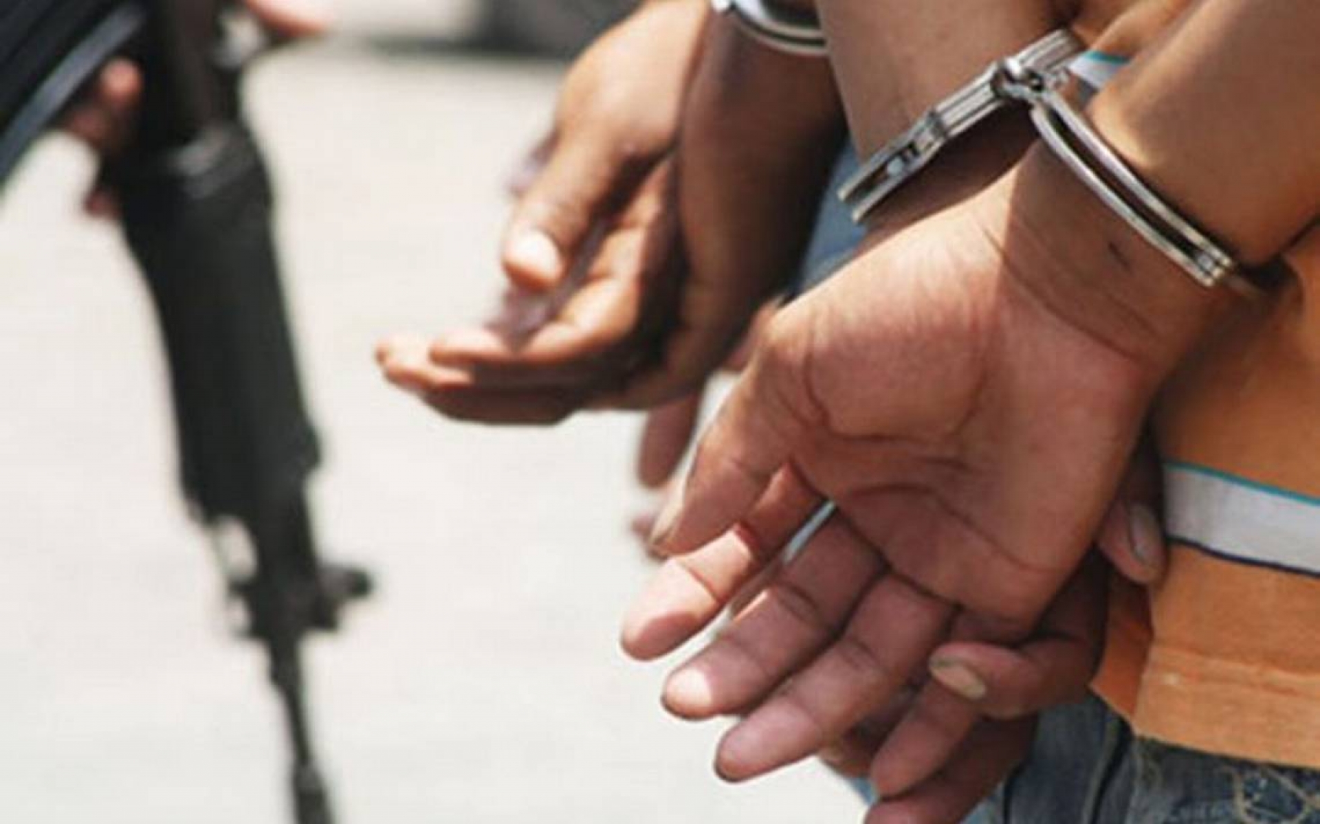 Roban una camioneta repartidora de lácteos
