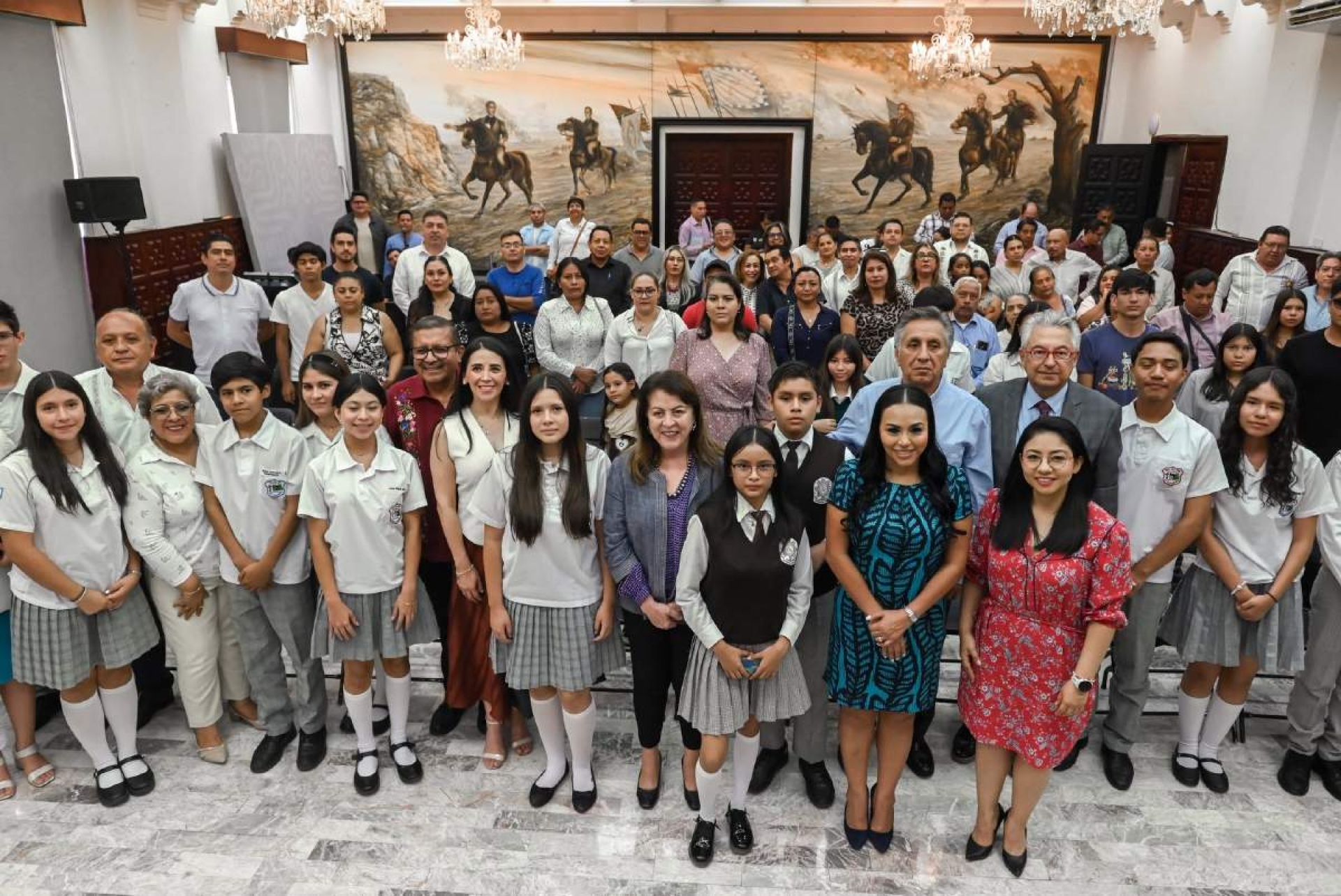 Mejora salud visual de estudiantes de secundaria: IEBEM