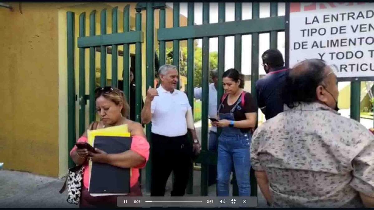 Movilización de profesores provoca el cierre de la sede del IEBEM