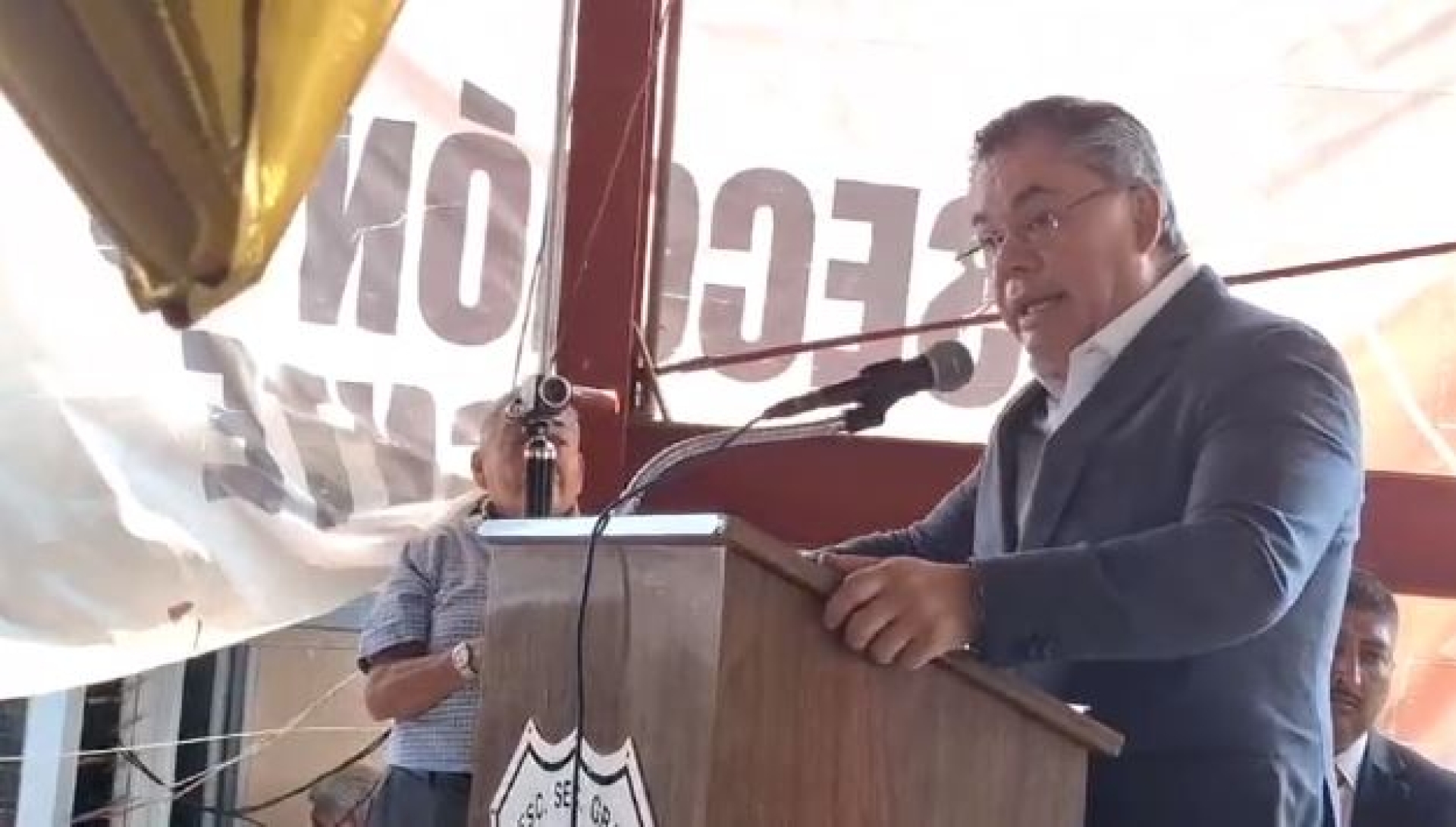 Acude alcalde de Jiutepec a festejo del 50 aniversario de secundaria 'Eulalia Guzmán', en Civac
