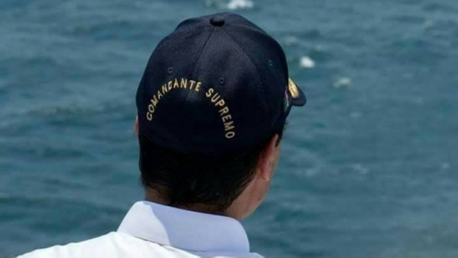 Causa sensación gorra de "Comandante Supremo" de EPN