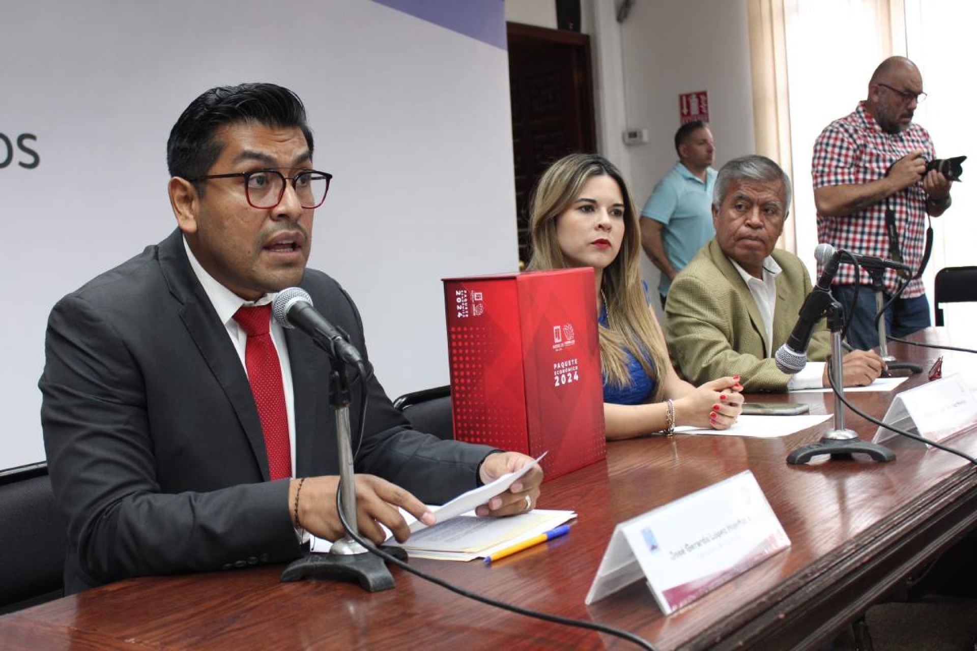 Detalla gobierno de Morelos paquete económico 2024 entregado al Congreso local