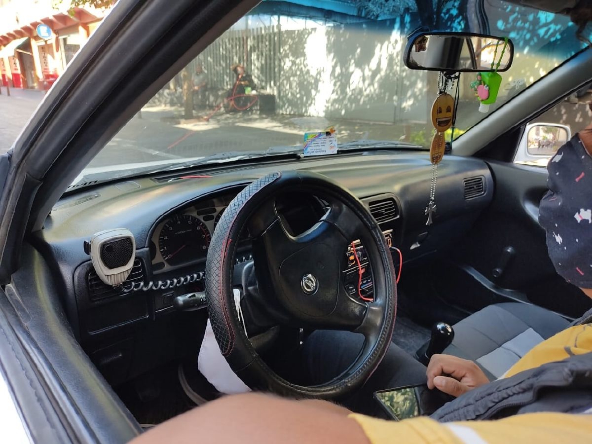 También sus clientes se enojan cuando les pide usar cubrebocas