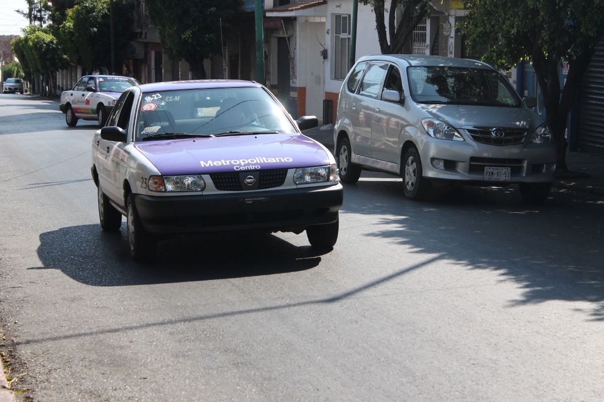 Hasta diez taxistas son asaltados al día: Lara Alarcón