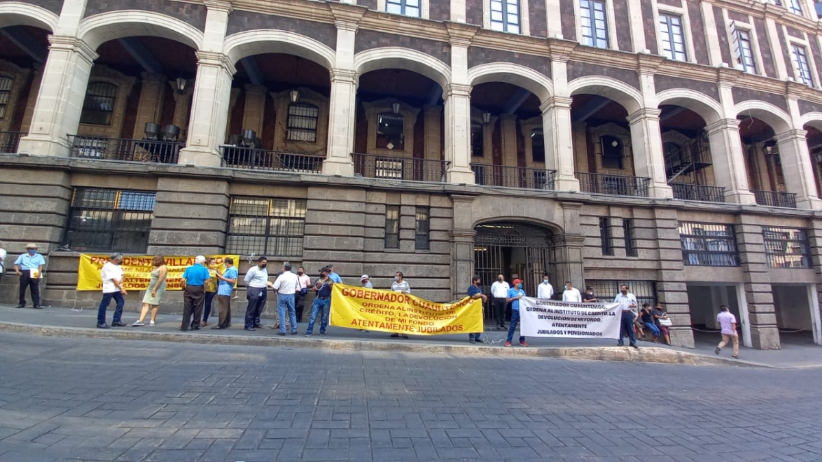 Jubilados del SAPAC se manifiestan y piden devolución de retenciones