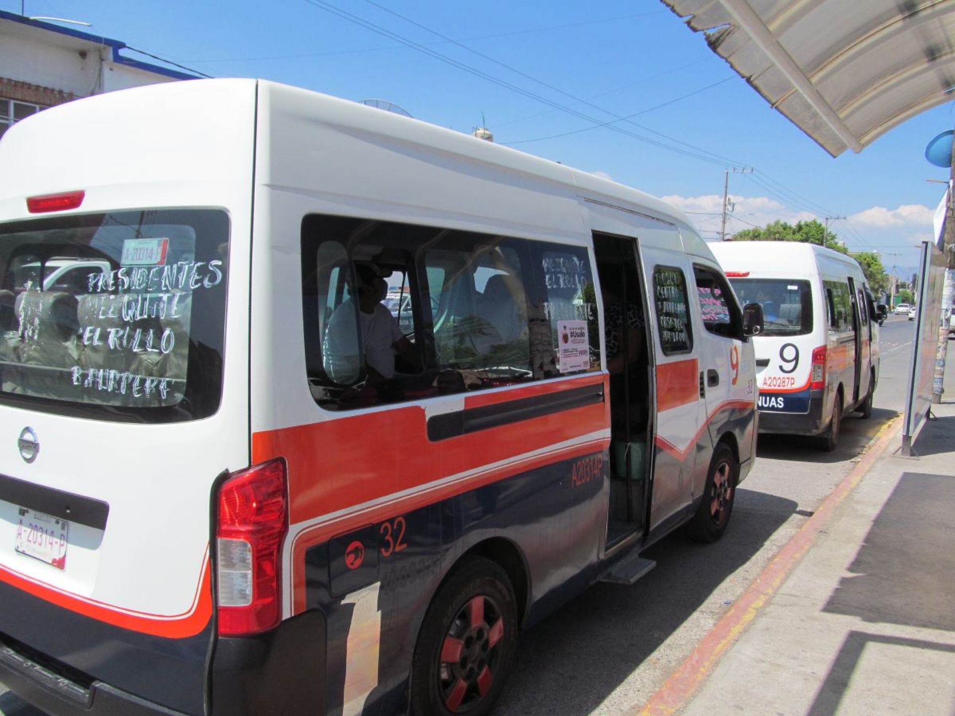Transportistas recibirán vales de gasolina por pandemia