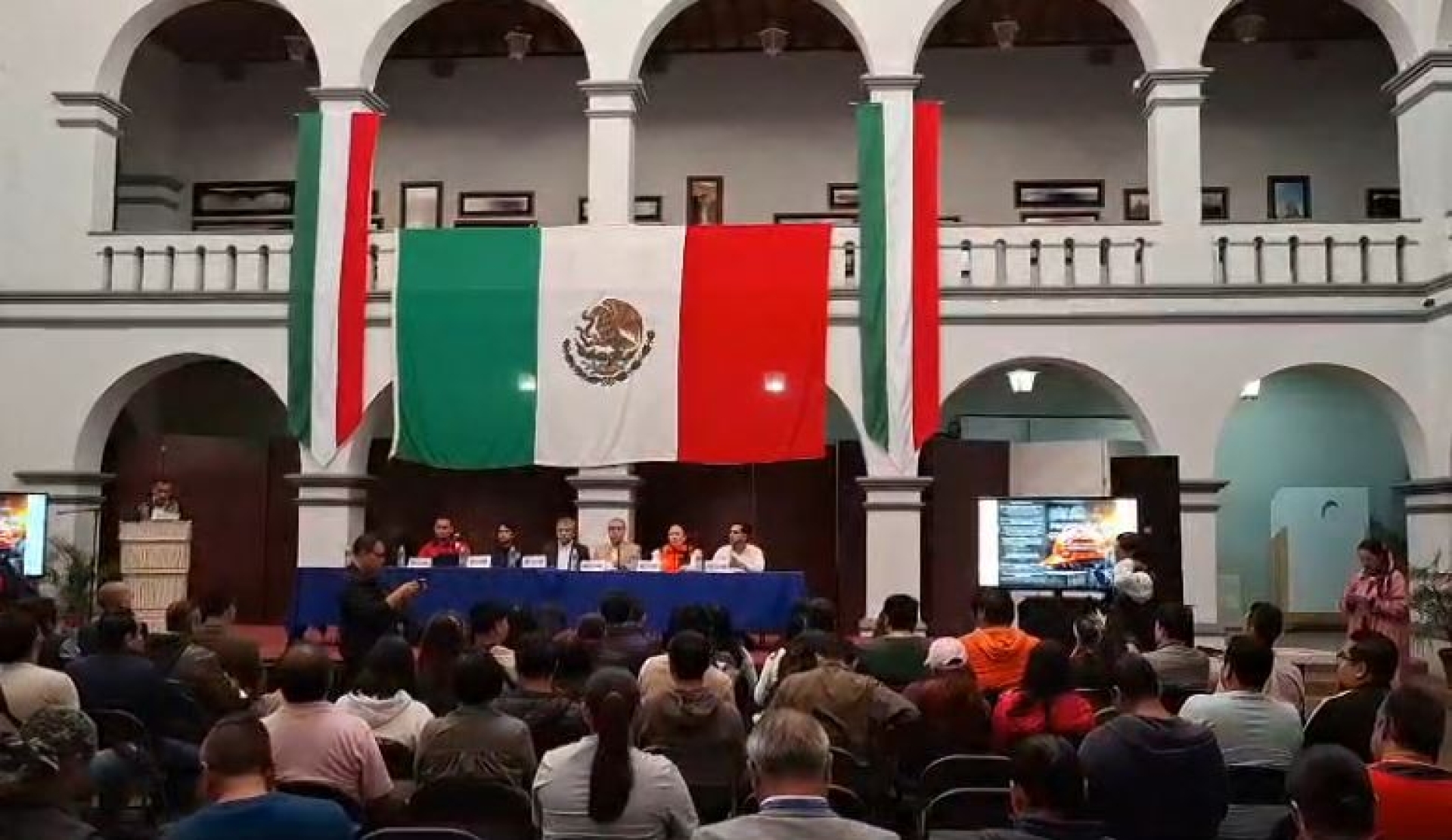 Preside alcalde capitalino 'Simposium municipal de protección civil y gestión de riesgos'