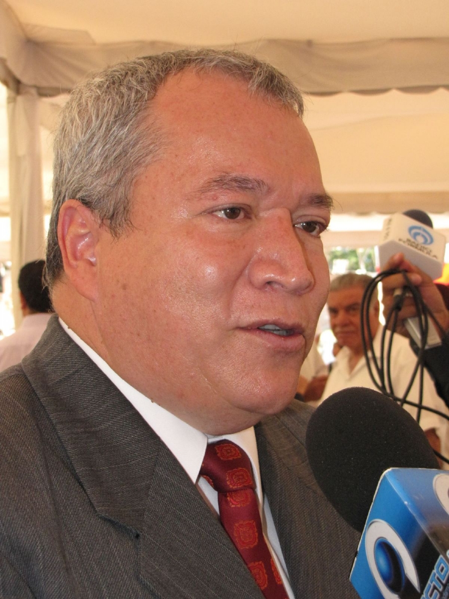 “Congelan” decreto que autoriza pensión vitalicia a Ricardo Rosas Pérez