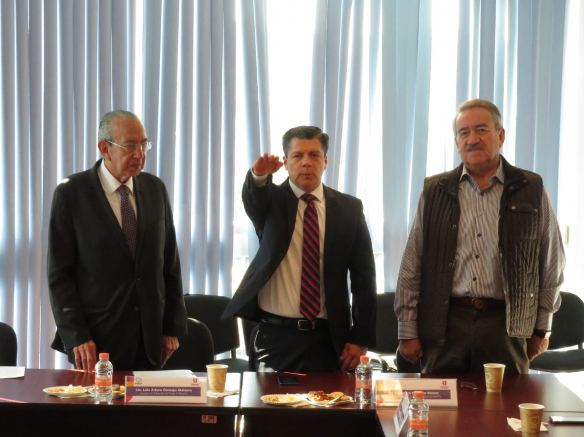 Toman protesta a Arturo Mazari como nuevo rector de la Upemor