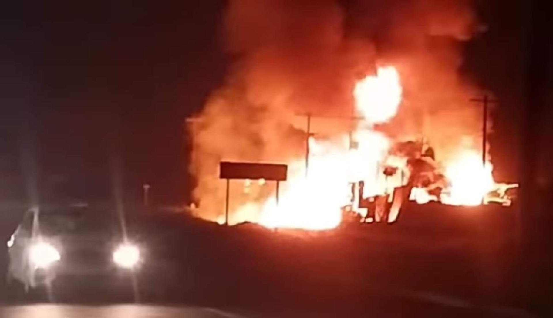 Destruye incendio planta recicladora