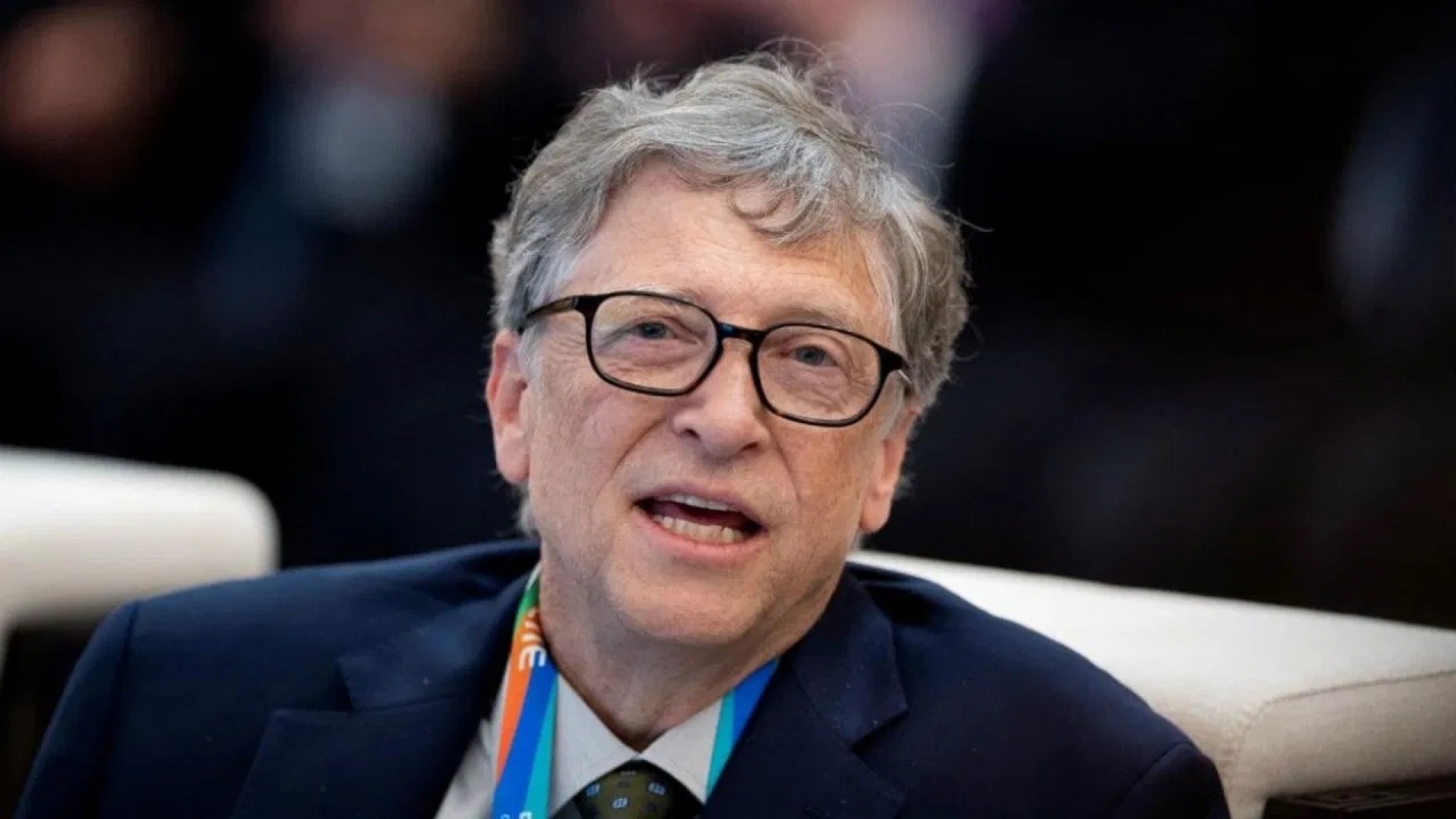 Bill Gates propone comer carne sintética para evitar un desastre climático