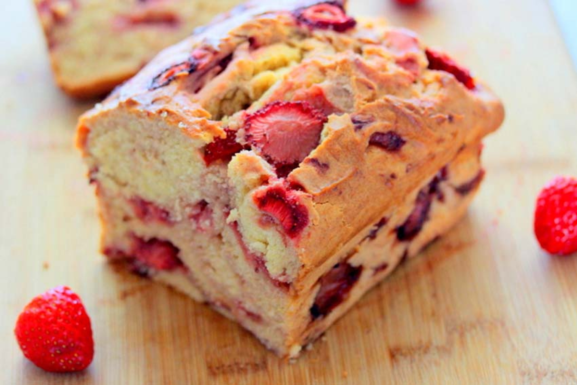 Panqué de fresa esponjoso: Comienza tu día con sabor y energía