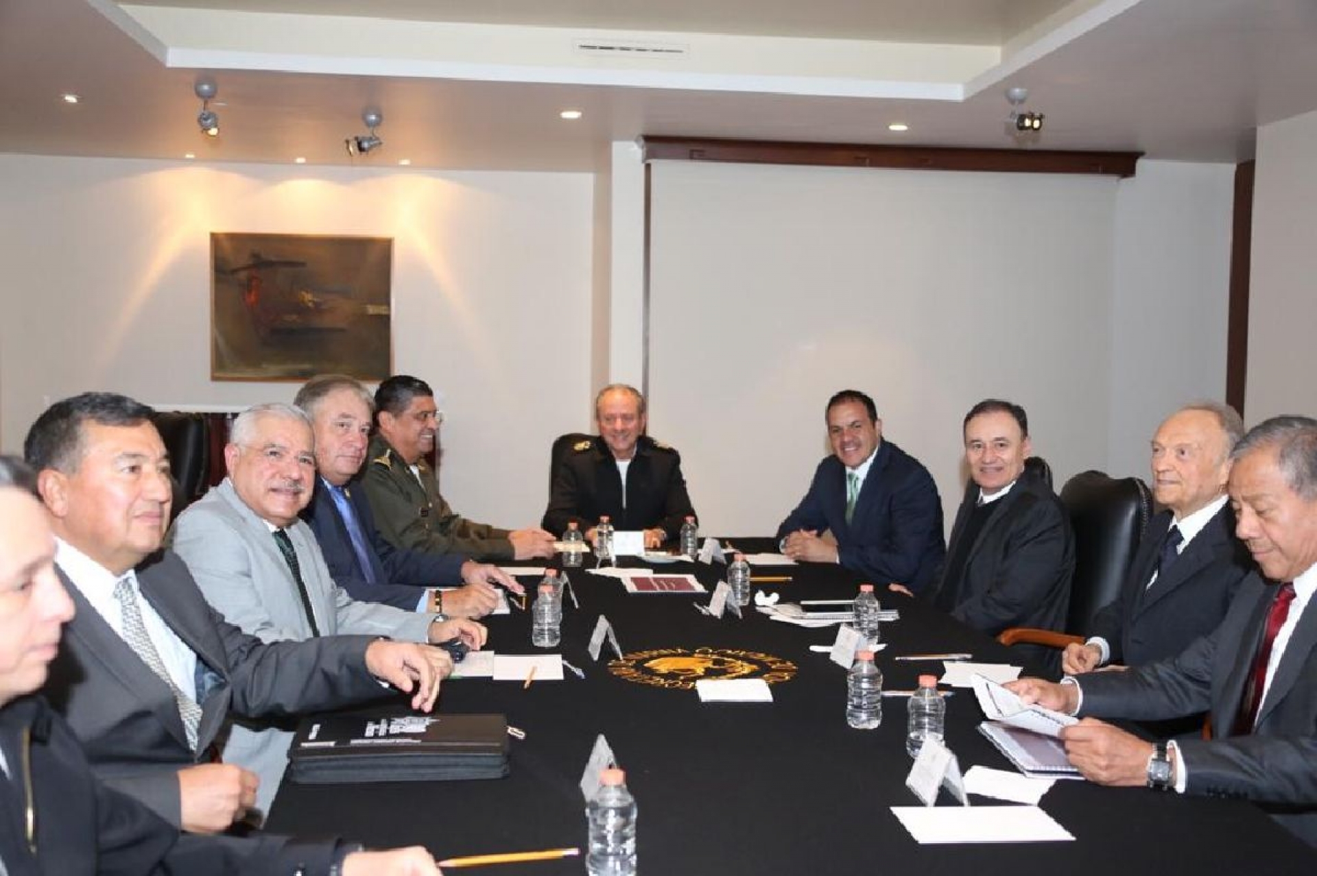 Dialogan Cuauhtémoc Blanco y Alfonso Durazo sobre temas de seguridad en Morelos