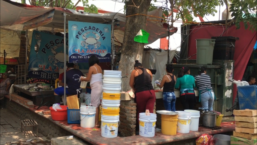 Inadecuadas, las condiciones en las que trabajan comerciantes del zócalo de Cuautla