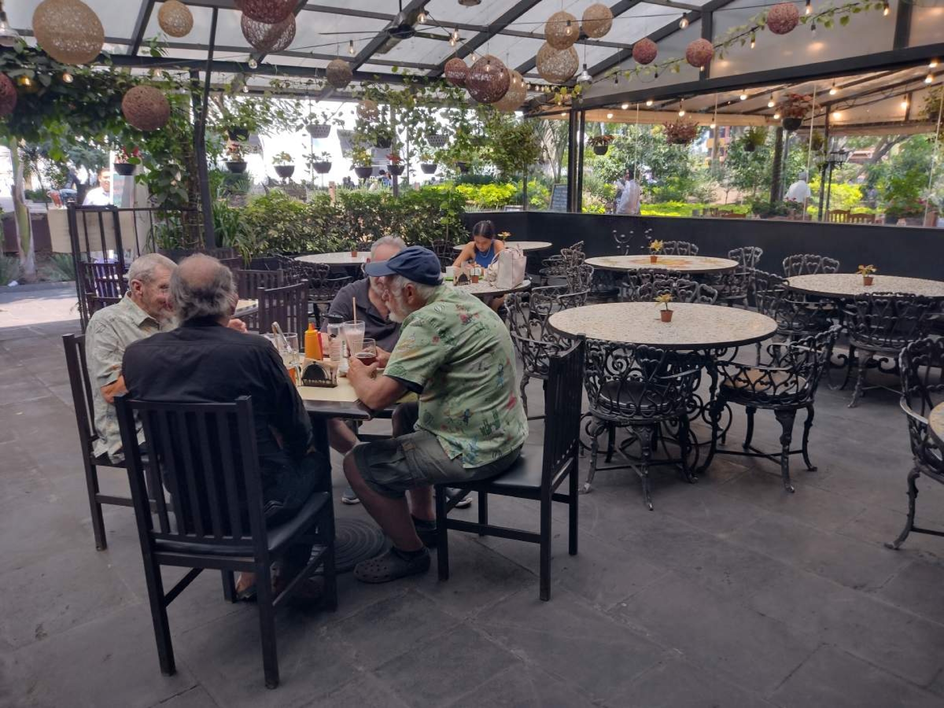 Restauranteros prevén aumento de 20% en consumo