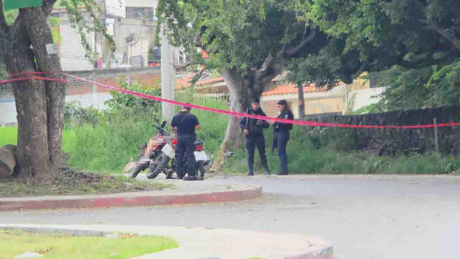Acribillan a dos motociclistas en Jiutepec