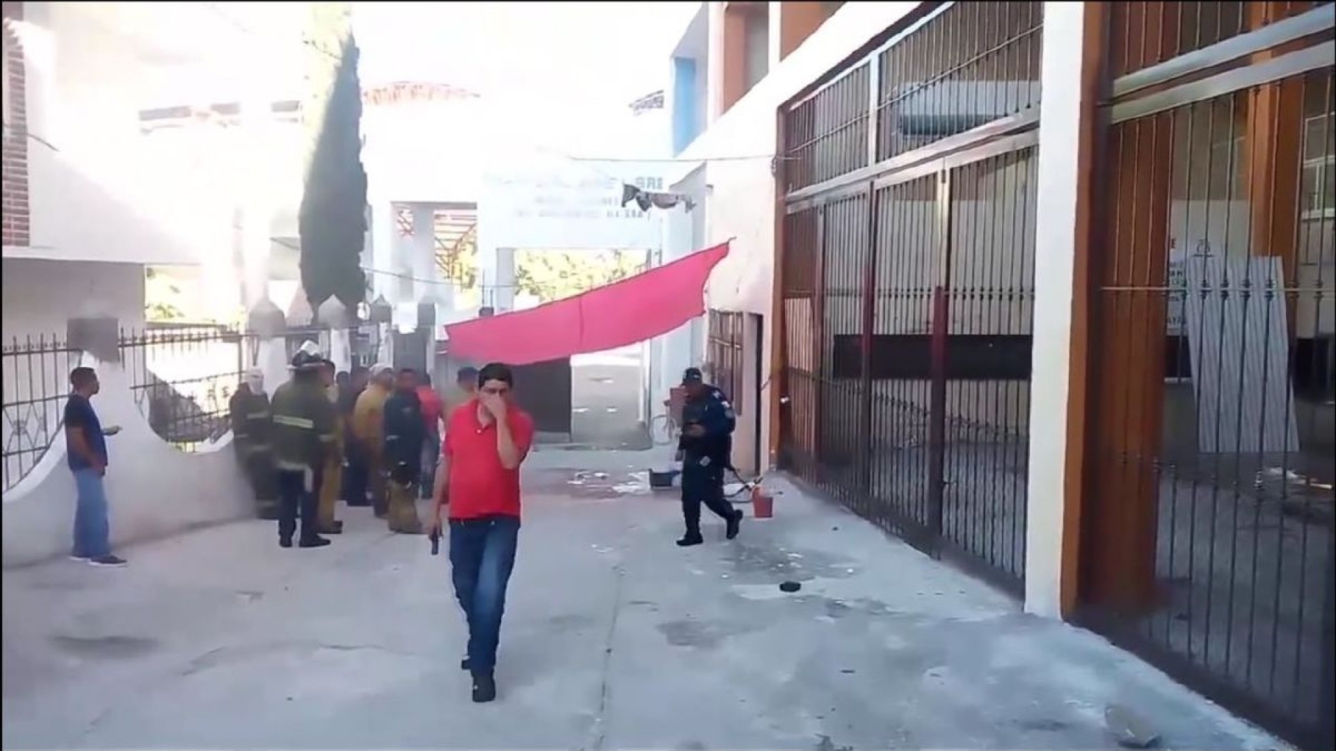 Desalojo de manifestantes en el Registro Civil de Ayala termina en conato de enfrentamiento