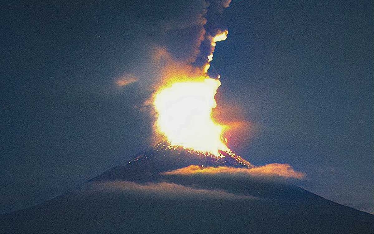 Rescatan a alpinista varado en acceso al Popocatépetl