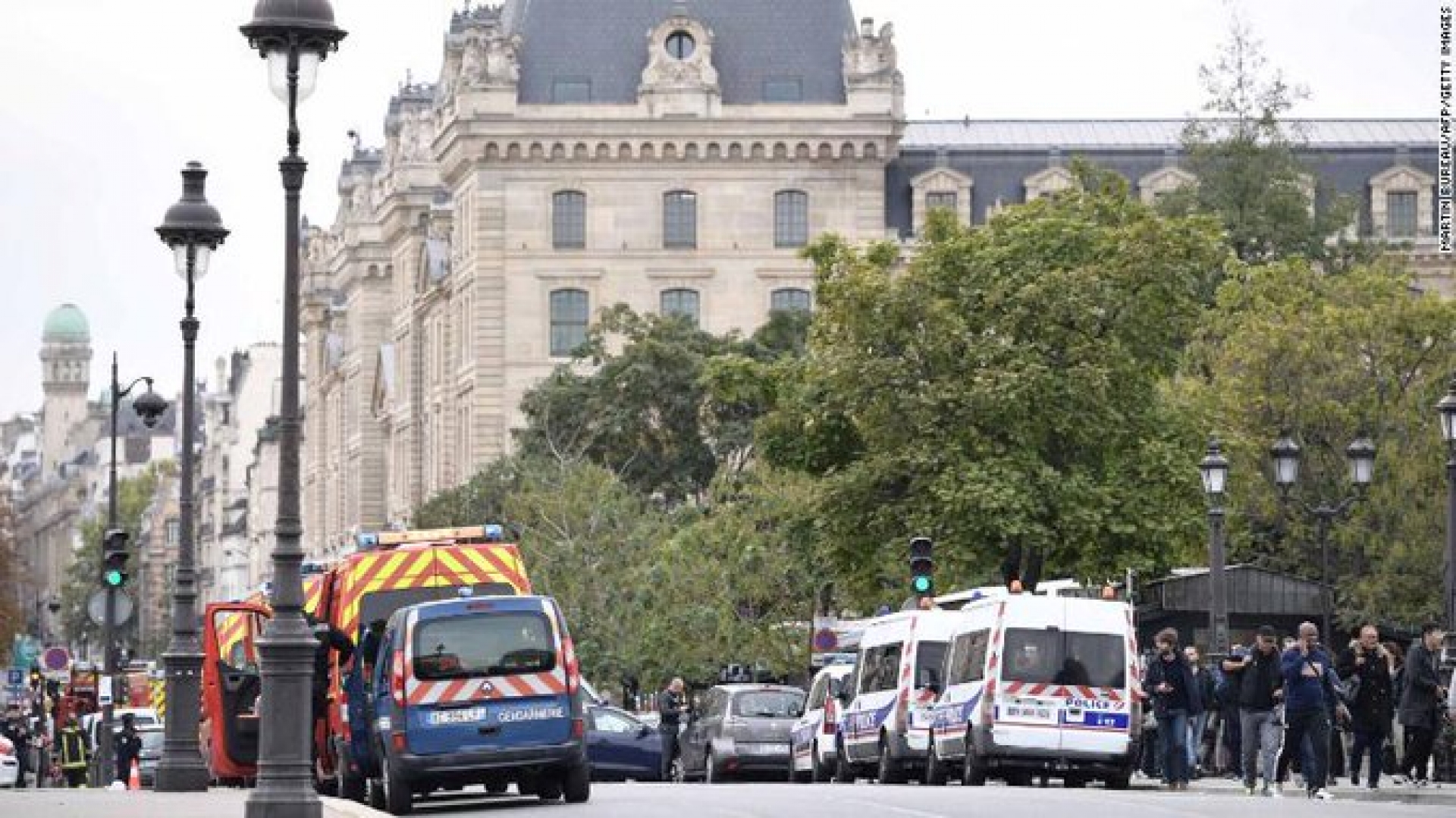Ataque en París deja 4 policías muertos