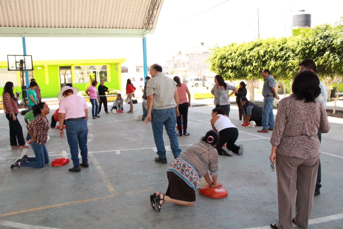 Imparten curso de “primeros auxilios y primer respondiente” en la primaria “José Ma. Morelos y Pavón” de Yecapixtla