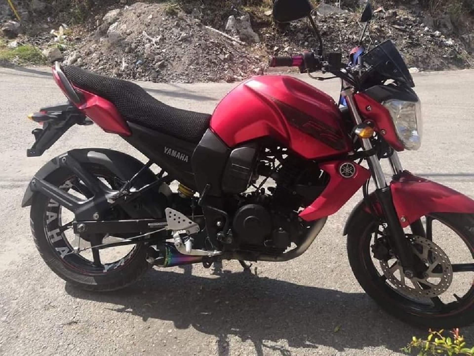 Roban dos motocicletas en Yautepec