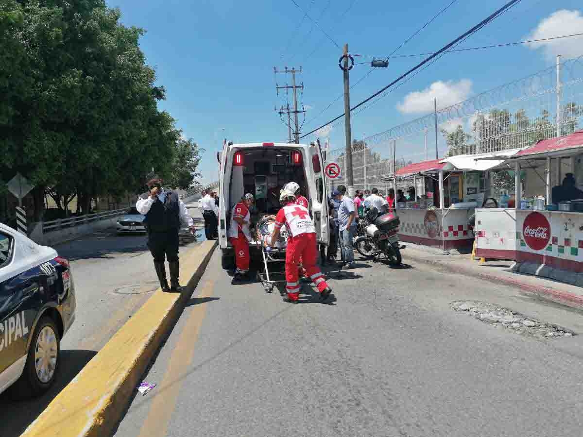 Arrolla motocicleta a adolescente en Flores Magón