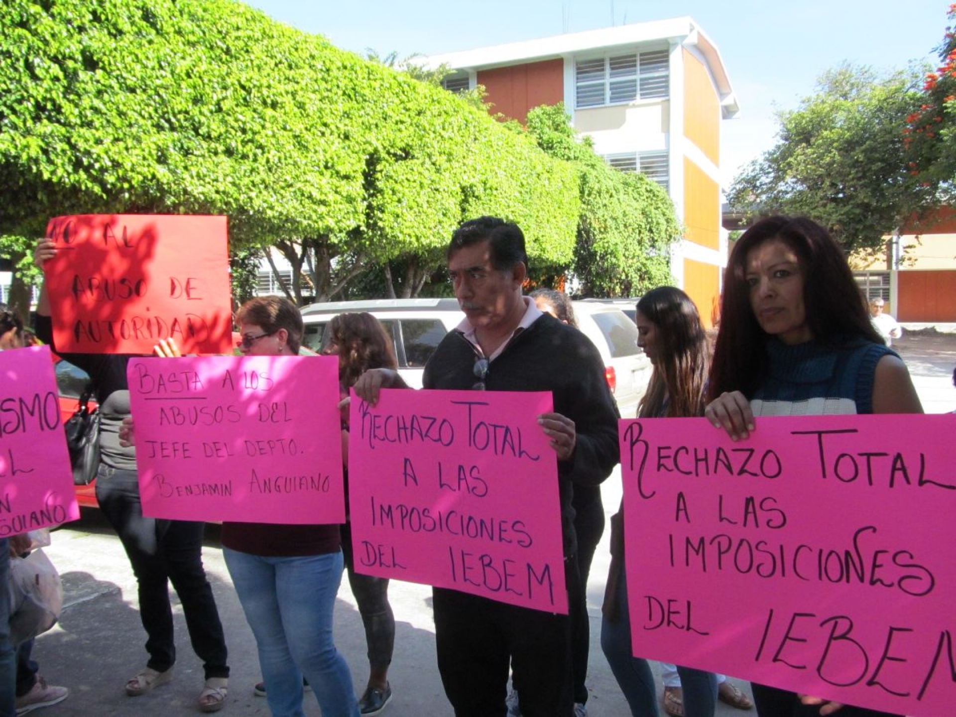 Se inconforman maestros de secundaria por reparto de horas