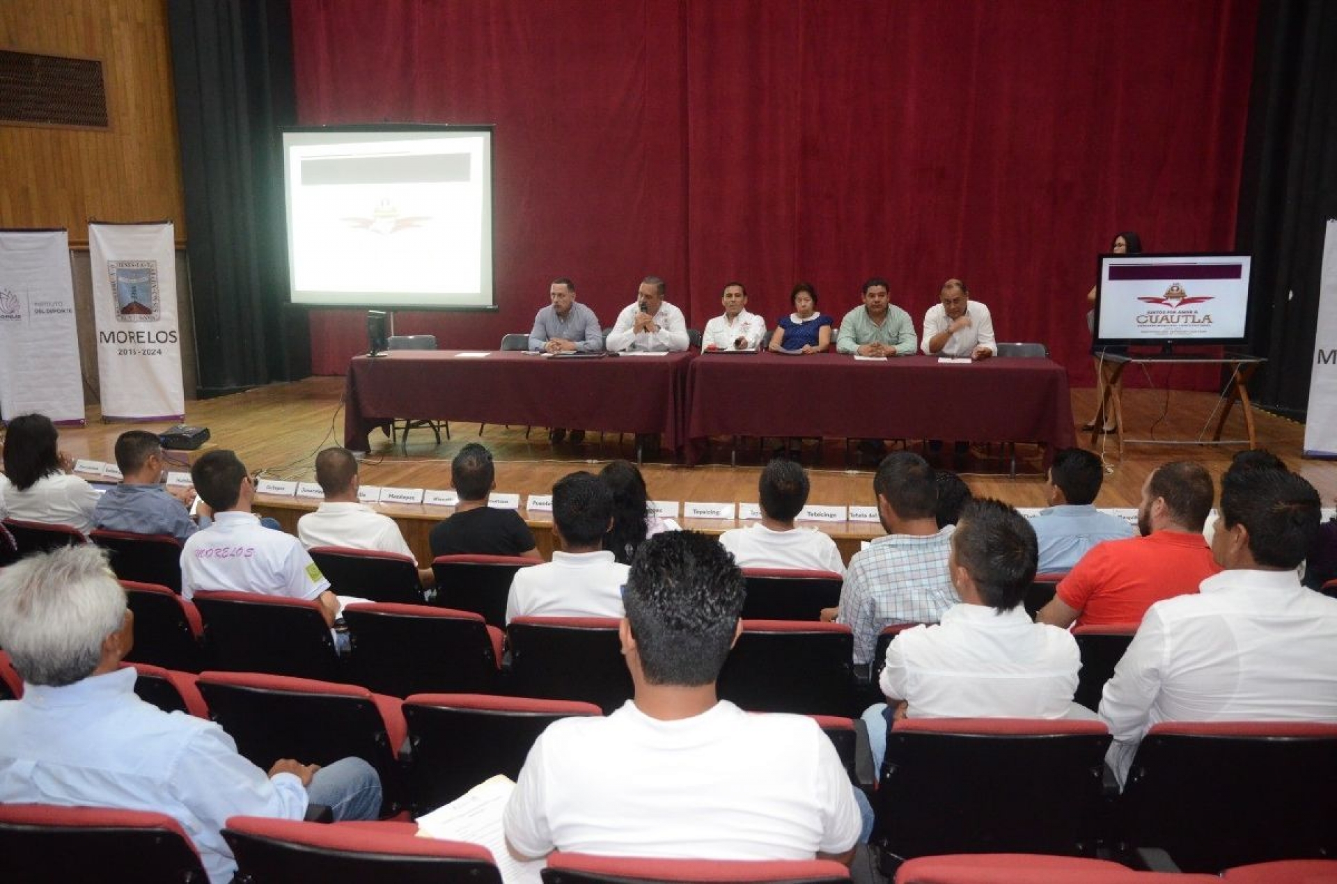 Cuautla fue sede de reunión de directores municipales del Deporte