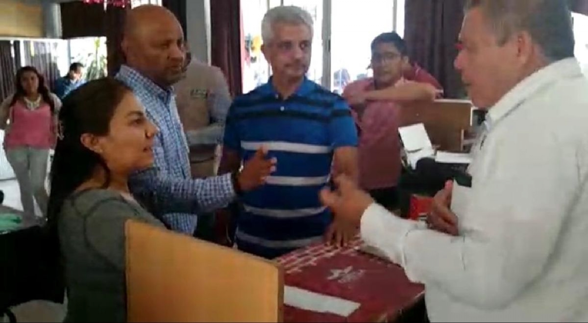 Amagan padres con volver a cerrar calles en Cuautla