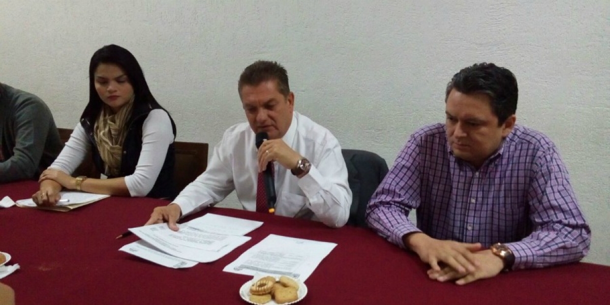 Sesionan integrantes de la Comisión de Puntos Constitucionales