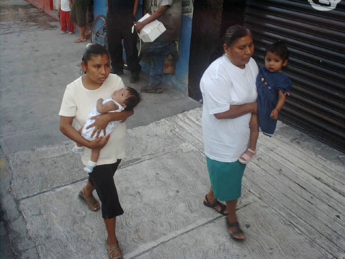 Mujeres demandan trabajo y bien pagado en la zona sur