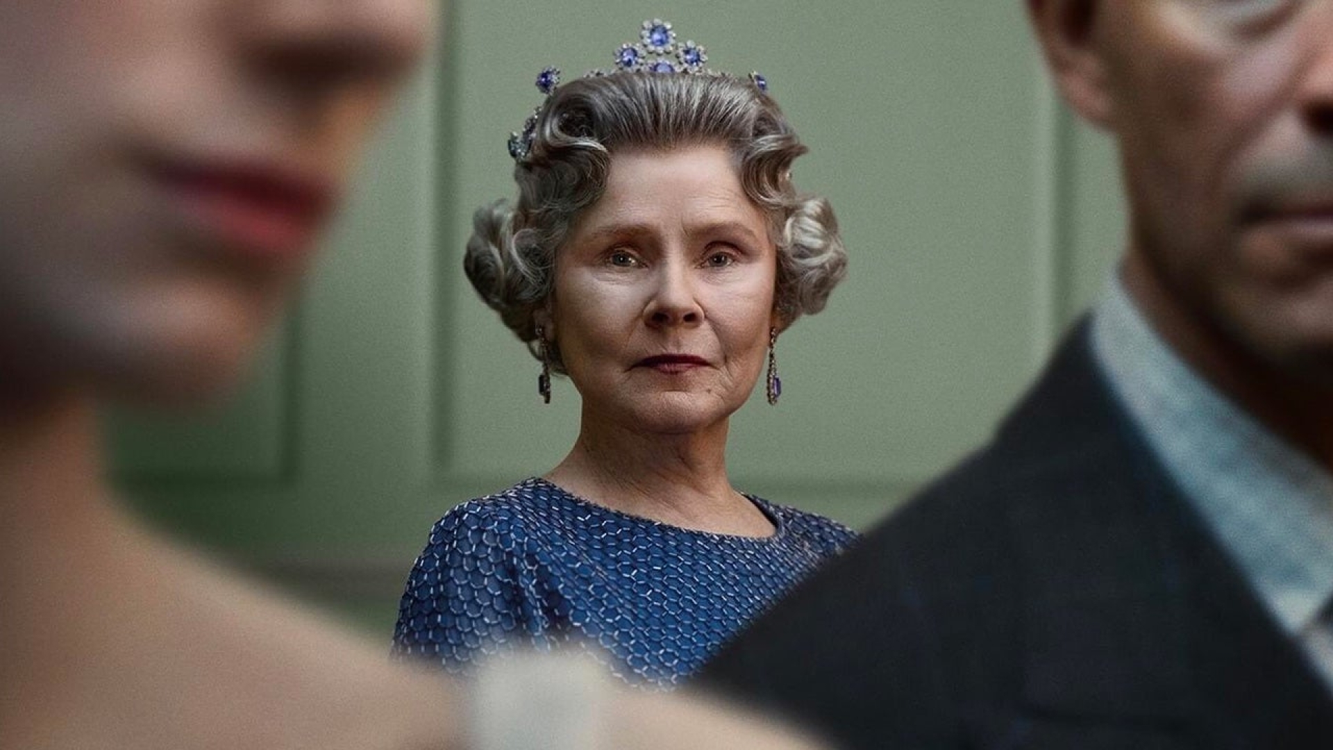 "The Crown" culmina su relato histórico: Netflix lanza tráiler y fecha de la última temporada