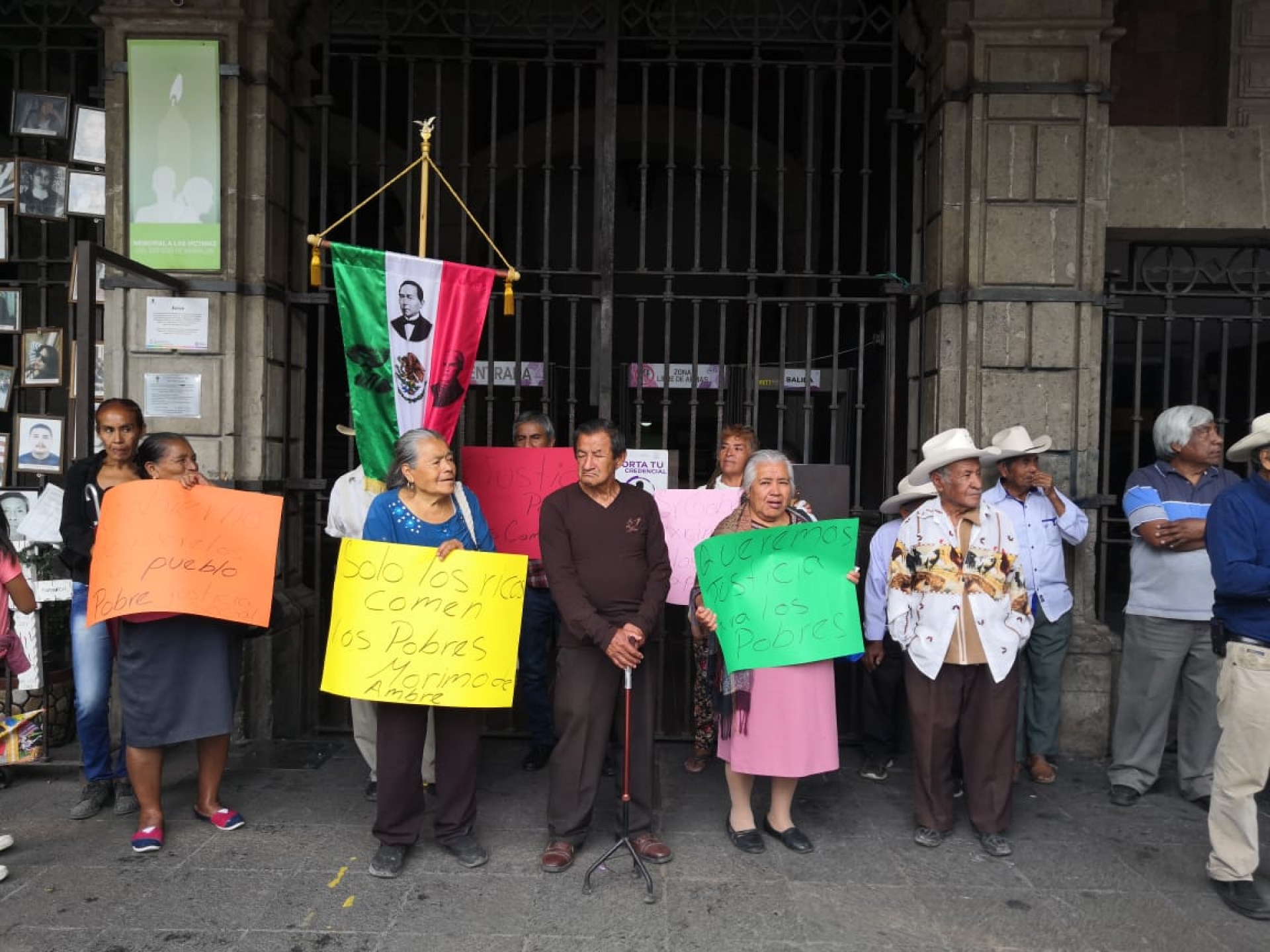 Descendientes de zapatistas reclaman pago de pensiones