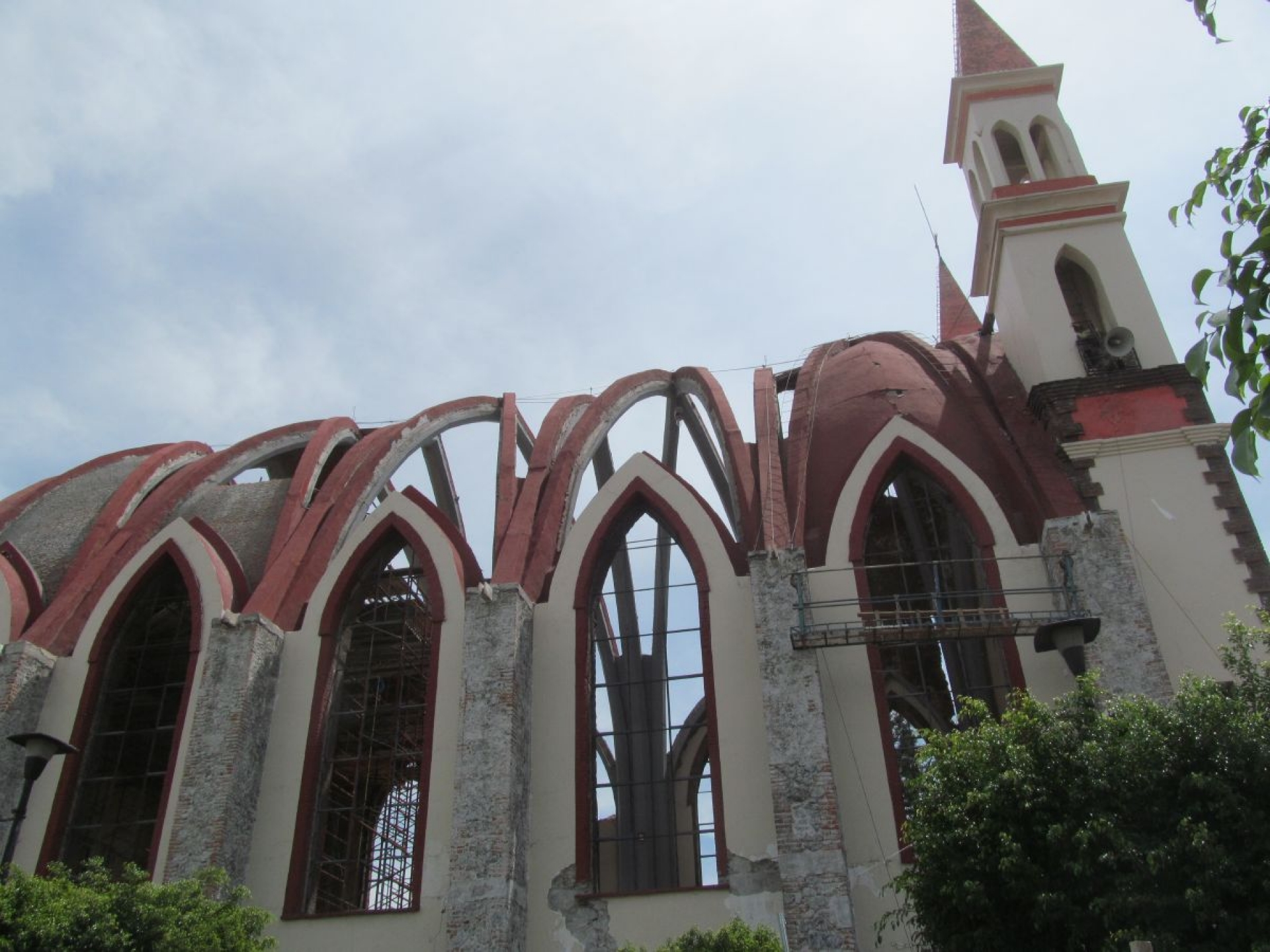 Avanza 30 por ciento la rehabilitación de la iglesia de Zacatepec