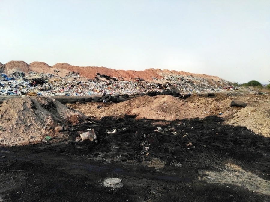 Provocan incendio en el relleno sanitario de Mazatepec
