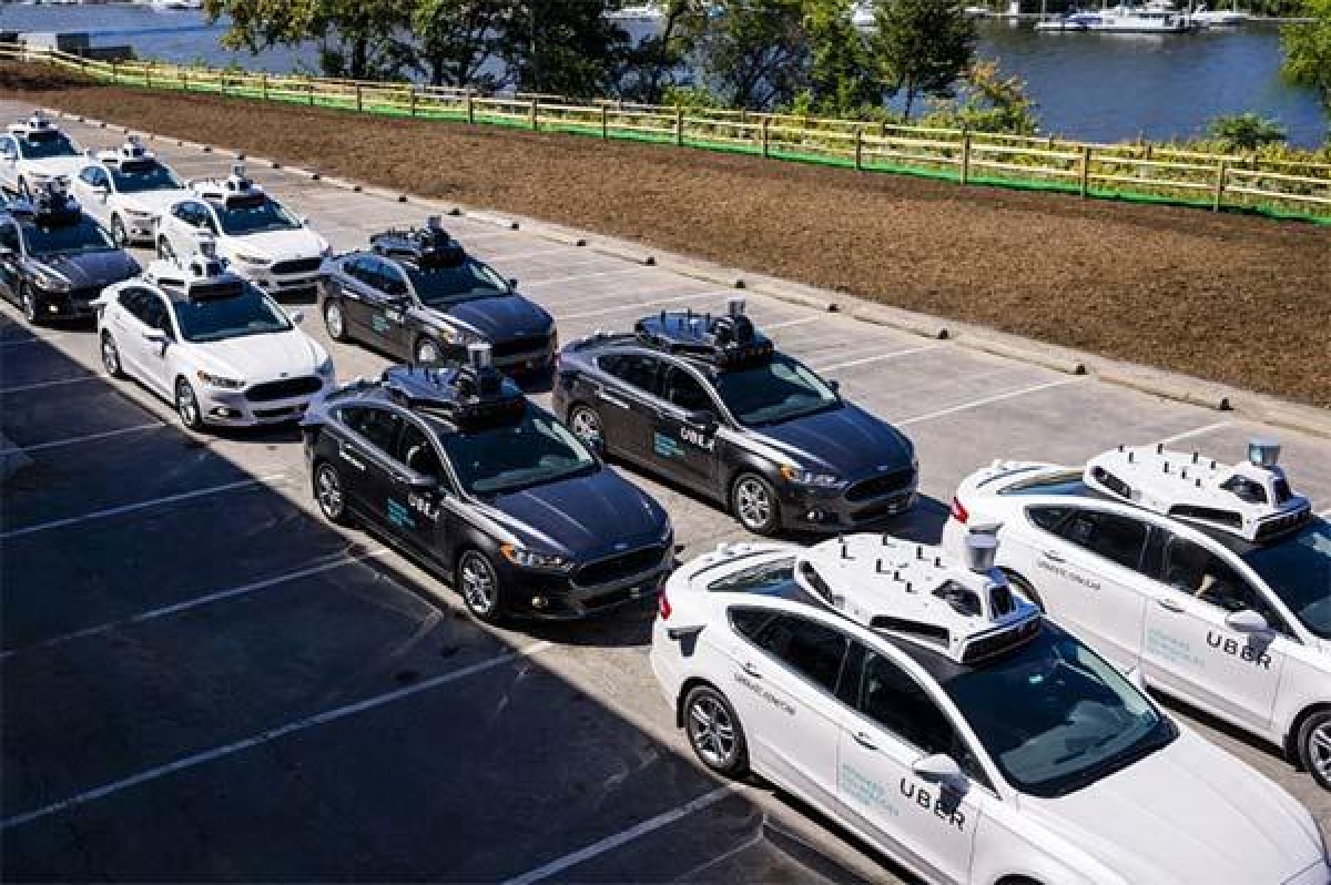 Uber lanza hoy un servicio de coches sin conductor en EU
