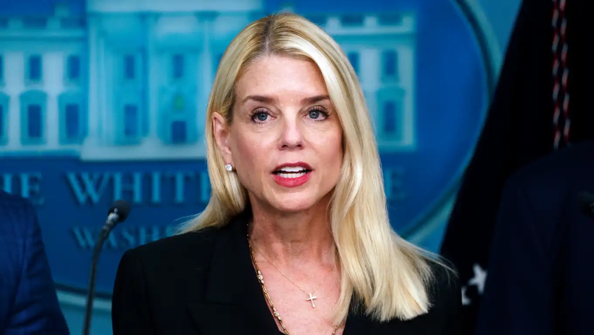 EU ha confiscado más de 700 mdd en bienes de Nicolás Maduro, afirma Pam Bondi