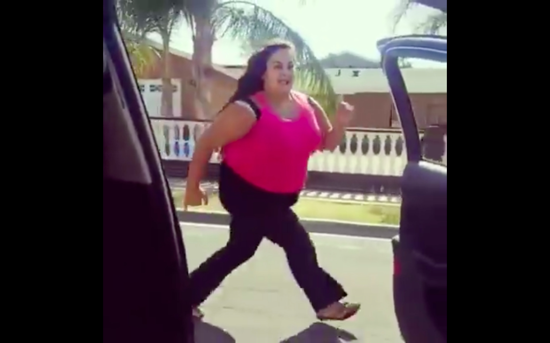VIDEO: Reto de bailes en carreteras se vuelve peligroso