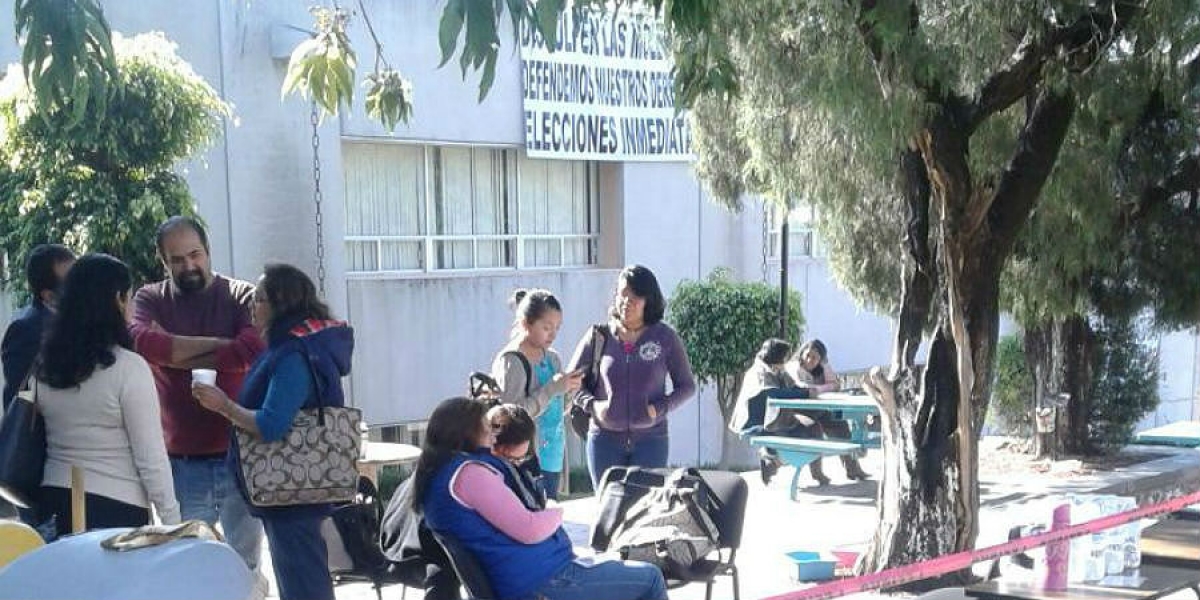 Exigen académicos de la Facultad de Psicología de la UAEM el cambio de director