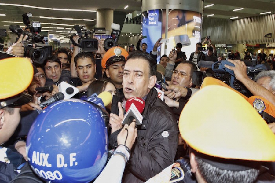 Moreira amenaza a la prensa española y mexicana; busca dañar mi honorabilidad, dice