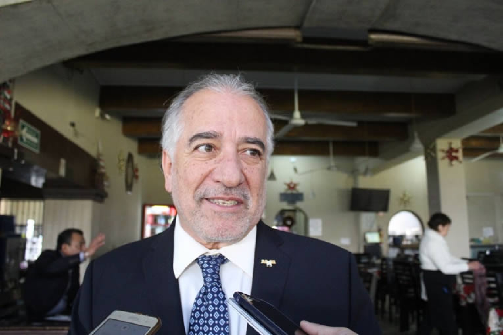 Educación debe ser eje para superar problemas: Urquiza